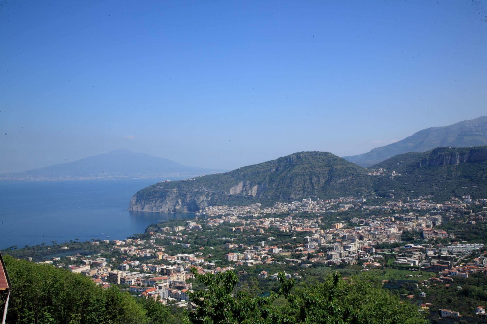 Villa Monica B&B Sorrento Ngoại thất bức ảnh