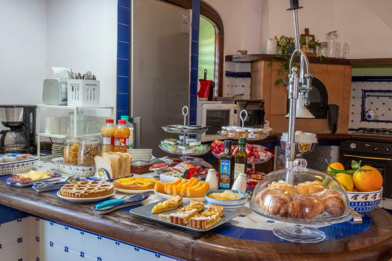 Villa Monica B&B Sorrento Ngoại thất bức ảnh