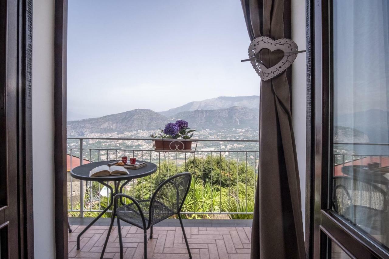 Villa Monica B&B Sorrento Ngoại thất bức ảnh
