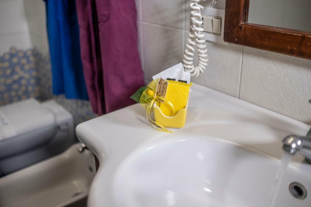 Villa Monica B&B Sorrento Ngoại thất bức ảnh