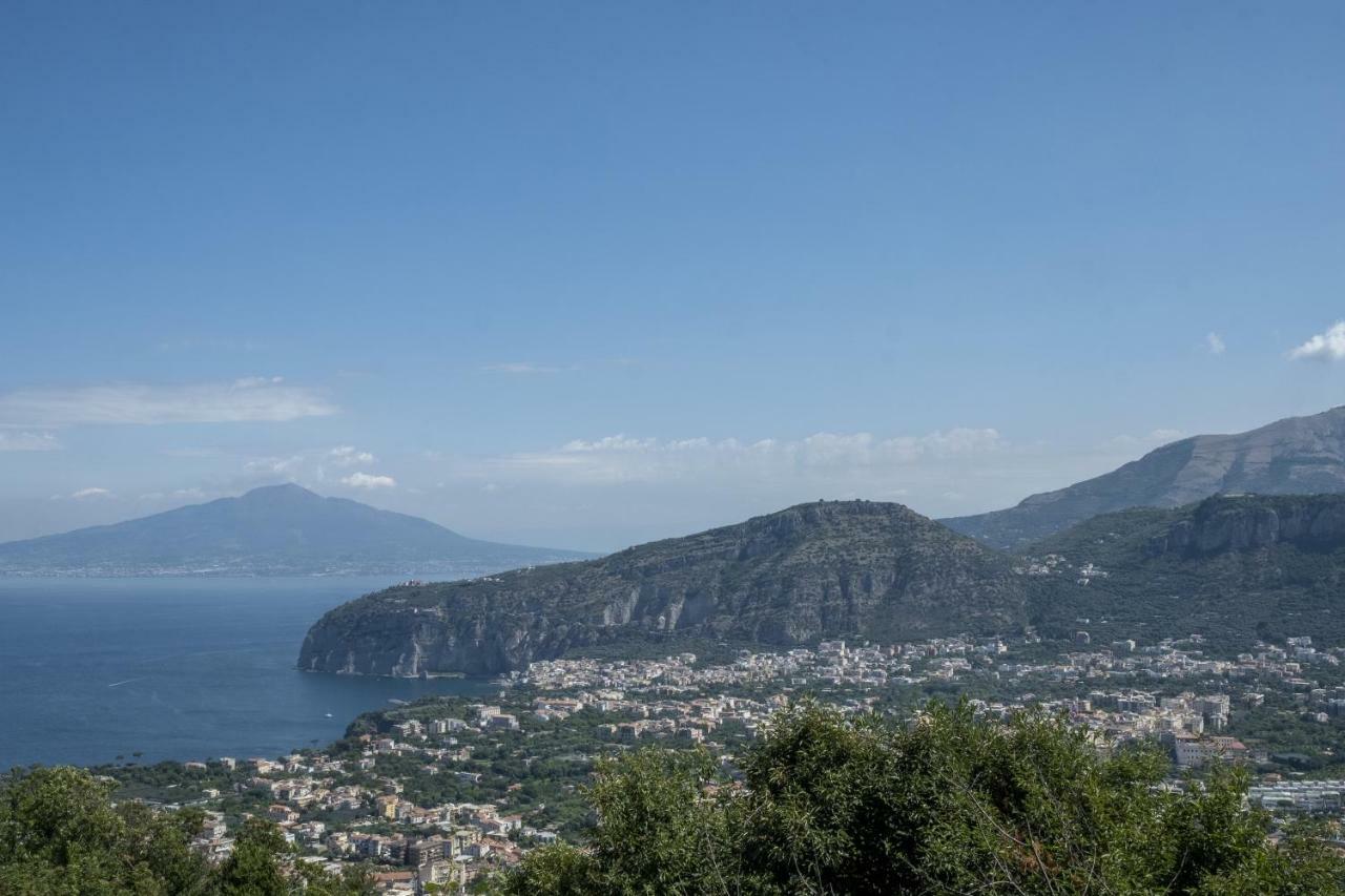 Villa Monica B&B Sorrento Ngoại thất bức ảnh