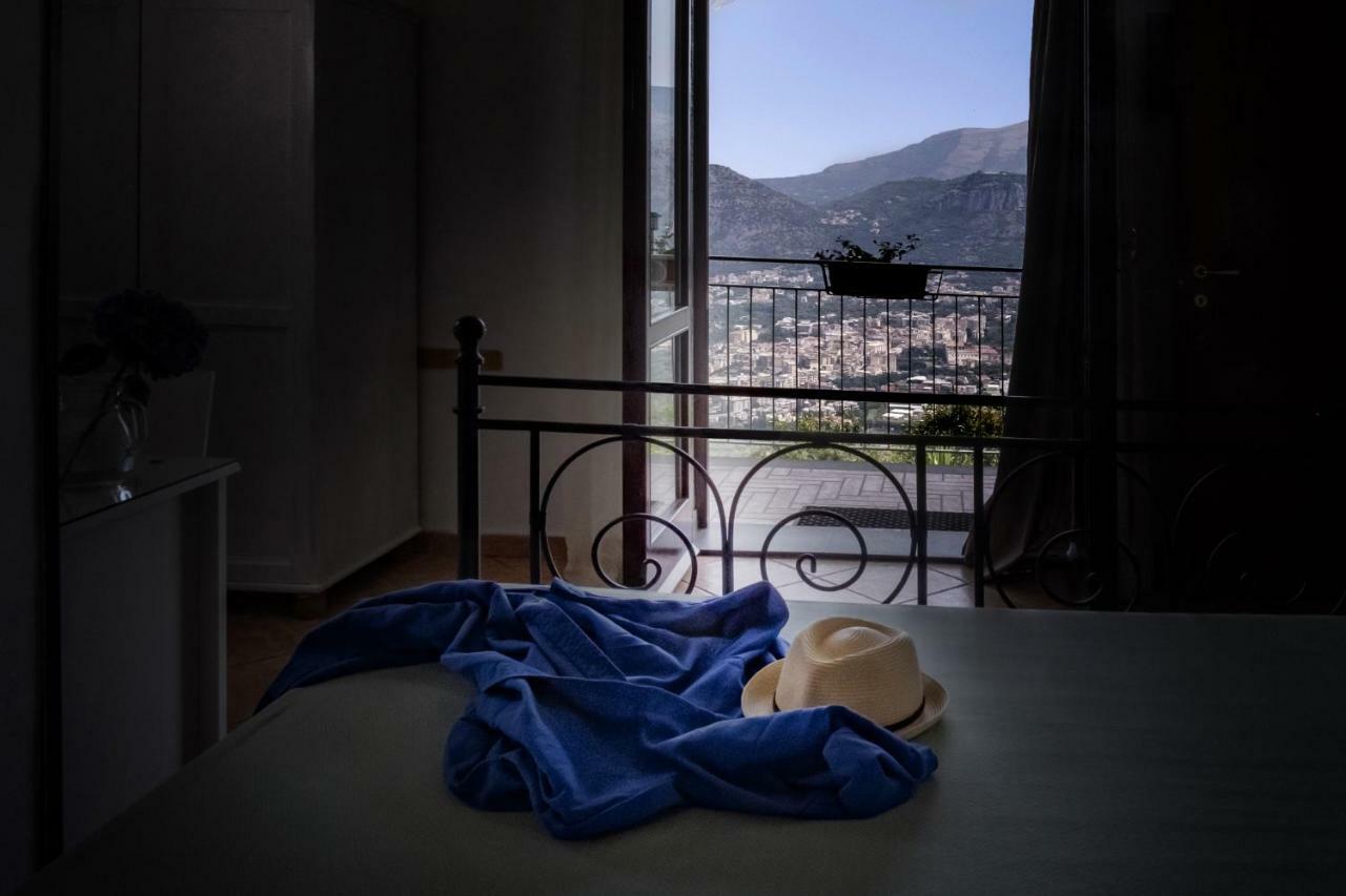 Villa Monica B&B Sorrento Ngoại thất bức ảnh