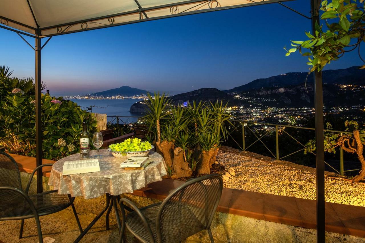 Villa Monica B&B Sorrento Ngoại thất bức ảnh
